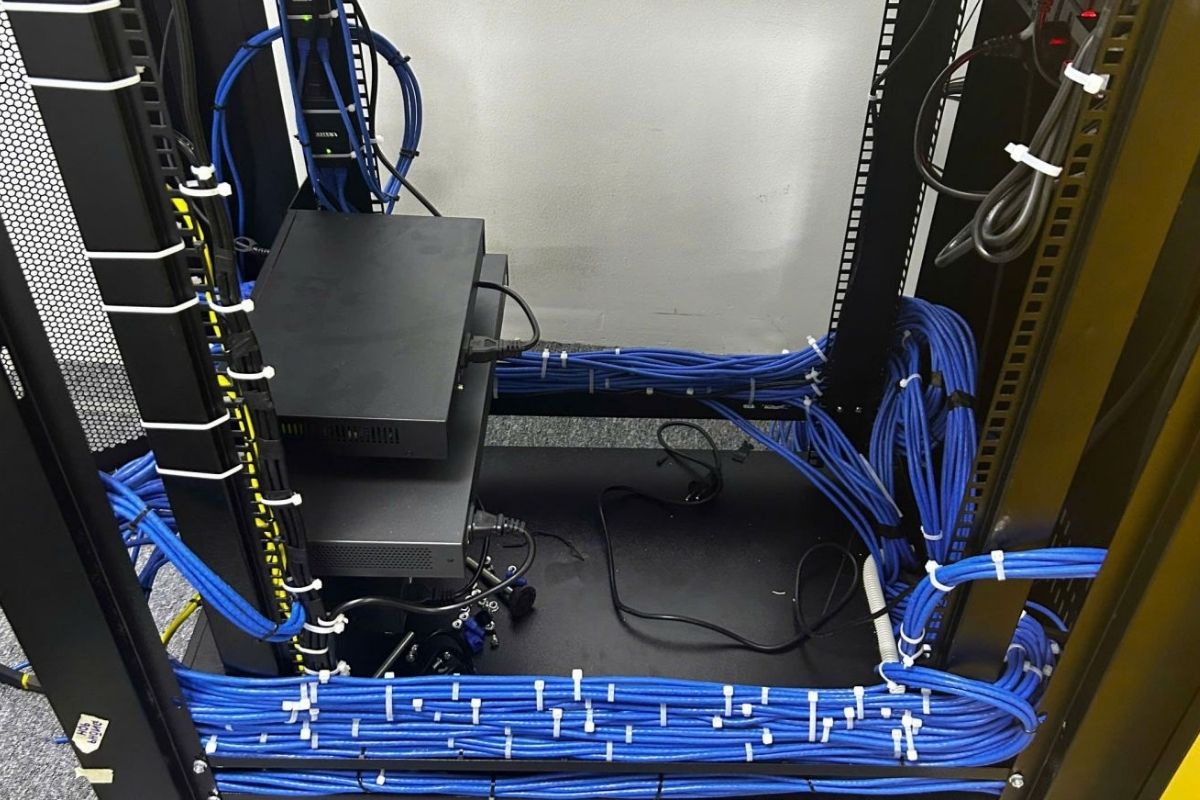 Phụ kiện hỗ trợ tủ rack