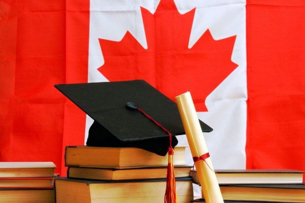 Học phí chính trong cấu trúc học phí đại học Canada cho sinh viên quốc tế